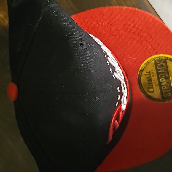 Young and Reckless mens snap back hat - Picture 3 of 6